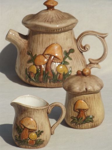 Retro Mushroom kitchen accessories | 70s retro mushrooms ceramic kitchen set, vintage tea pot, creamer ... 70s Mushroom Kitchen, Mushroom Tea Set, Mushroom Kitchen Theme, Tea Pot Aesthetic, Mushroom Ceramics, Mushrooms Ceramic, Pottery Mushrooms, Tea Pot Ceramic, Mushroom Kitchen