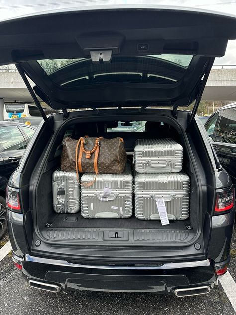 Car Trunk Aesthetic, Trunk Aesthetic, Vacay Mood, Car Trunk, Rich Life, In Car, In The Car, Suitcases, Trunk