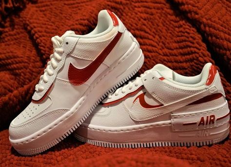 Red Air Force 1, Looks Hippie, Black Air Force 1, Air Force One Shoes, All White Sneakers, Air Force 1 Shadow, Custom Air Force 1, Apple Watch Bands Leather, Shoe Company