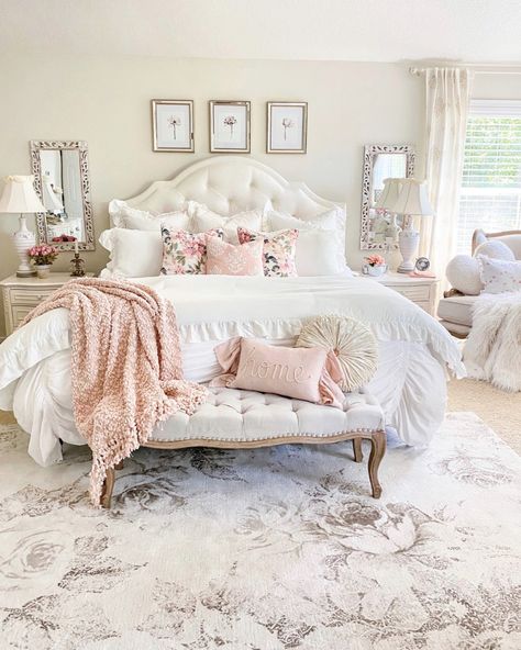 Elegant Bedrooms, French Bedroom Decor, French Style Bedroom, French Country Bedrooms, Makeover Bedroom, French Bedroom, Country Bedroom, Pink Bedroom, Mirrored Furniture