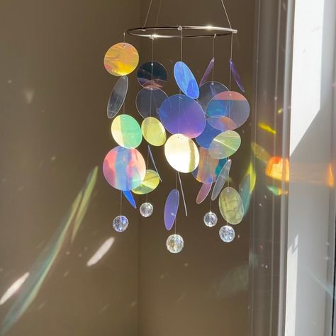 Suncatcher Diy, Northern Lights Painting, Diy Lampe, My Universe, Rainbow Maker, Crystal Suncatchers, Great Gifts For Mom, Crafts Ideas, Sun Catcher