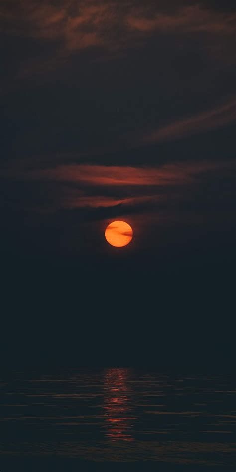 [50+] Night Aesthetic 4k Wallpapers On WallpaperSafari Orange Moon Wallpaper, Dark Sunset Wallpaper, Dark Light Wallpaper, Sunsets Dark, Night View Sky, Night Wallpaper Aesthetic, Orange Night, Dark Sunset, Dark Night Sky