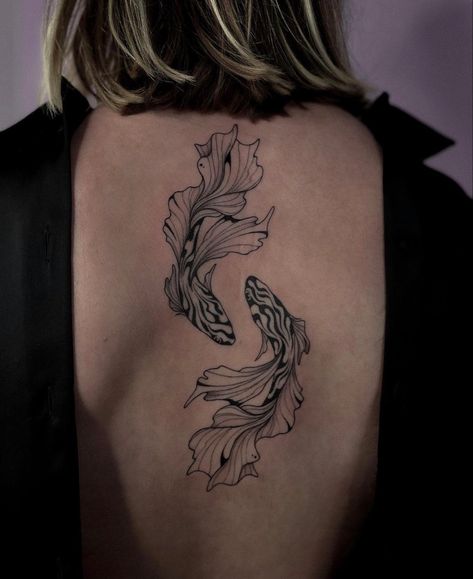 Abstract Koi Fish Tattoo, Henna Tattoo Back, Small Inspirational Tattoos, Black Line Tattoo, Artsy Tattoos, Stunning Tattoos, Drawing Styles, Tasteful Tattoos, Back Tattoos For Guys