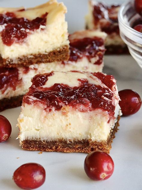 Cranberry Gingerbread, Cranberry Cheesecake Bars, Molasses Cookie, Cheesecake Bar, Gingerbread Cheesecake, Cranberry Dessert, Cranberry Cheesecake, Cheesecake Bar Recipes, Vanilla Cheesecake