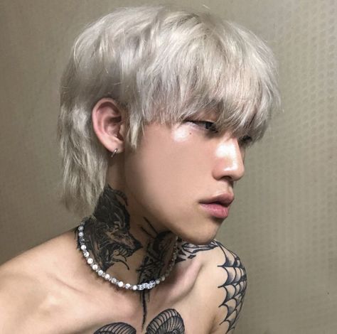 White Hair Men, Boys Colored Hair, Short Hair Tomboy, Light Blue Hair, Dyed Blonde Hair, Men Hair Color, Punk Hair, Permed Hairstyles, Bleached Hair