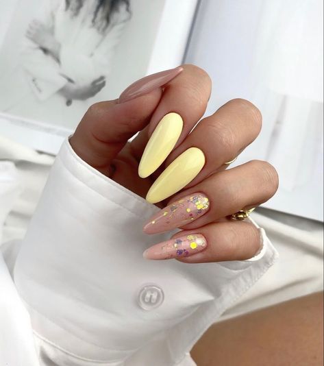 Nails Light Yellow, Light Yellow Nails, Summer Nails Pastel, Yellow Nail Ideas, Positivity Energy, Yellow Nail, Summer Nails Beach, Almond Acrylic Nails, Nail Designs Glitter