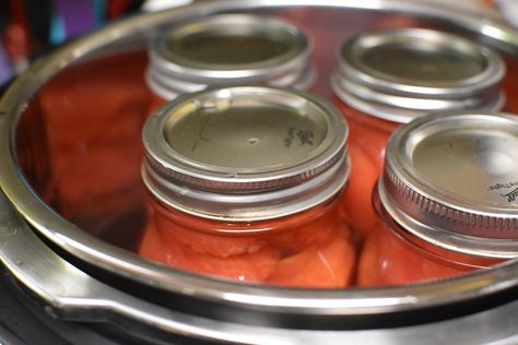 Canning in an Instant Pot Max – Food in Jars Stewed Tomatoes Canning Recipe, Canning Carrots Recipes, Canned Tomato Salsa, Canning Pasta Sauce, Canning Stewed Tomatoes, Salsa With Canned Tomatoes, Canning Beans, Canning Tomatoes Recipes, Canned Carrots