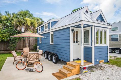 Eleanor at Tiny Siesta - Tiny Living Florida Beach Resorts, Tumbleweed Tiny Homes, Tiny House Vacation, Tiny House Big Living, Tiny House Company, Tiny House Village, Micro House, Surf Shack, Living On A Budget