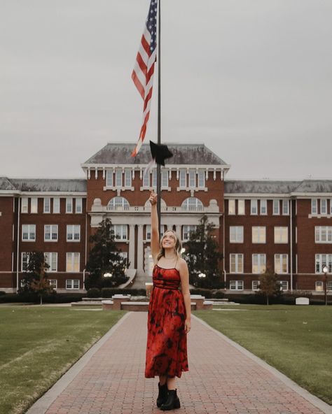 graduation photos at mississippi state university Mississippi State Graduation Pictures, College Graduation Photos, Grad Pic, College Motivation, Graduation Pics, College Graduation Pictures, University Graduation, Mississippi State University, Pics Inspo