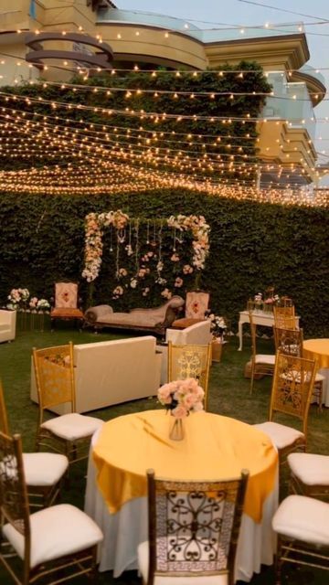 WedDecor on Instagram: "Cozy intimate dinner scenes be so pretty ✨🤎. Bookmark this right away for some major decor goals. . . Decor @occasionsbyarbabghanikhan Originally Featured on @weddecor.in . . . Follow us for more decor inspiration for your dream wedding.First premium page for all your decor fantasies. Tag us @weddecor.in to get featured. Email your original work at 💌 weddecorindia@gmail.com #weddecor #intimatemehndi #intimateweddings #haldidecor #mehndidecor #fun #calmingdecor #beaut Mehendi Decor Ideas, Mehendi Decor, Engagement Events, Desi Wedding Decor, Mehndi Decor, Intimate Dinner, Wedding Decor Style, Engagement Party Decorations, Desi Wedding