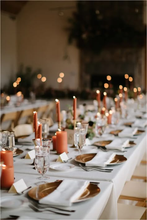 Wedding Table Lighting, Orange Candles, Elegant And Romantic Wedding, 21 Dinner, Wedding Reception Tablescapes, Pillar Candles Wedding, Wedding Candles Table, Diner Party, Burnt Orange Weddings