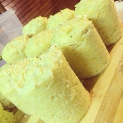 Mealie Bread – My nani’s recipe Maize Meal Bread Recipe, Mielie Bread Recipe, Mealie Bread South Africa, Mielie Bread, Mealie Bread, Durban Curry, Steam Cake Recipe, Food For The Week, Savory Baking