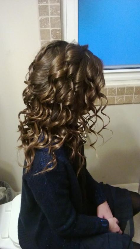 Loose Curls Long Hair, Long Curled Hair, Ringlets Hair, Curled Hair, Ball Hairstyles, Big Curls, Dyed Hair Inspiration, Tight Curls, Hair Stylies