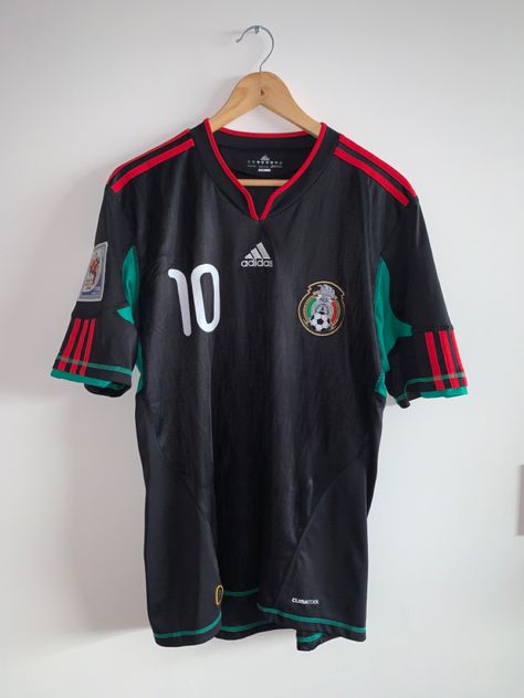 Jersey Adidas México 2010 Away Mexico Football Jersey, Vintage Mexico Jersey, Mexico Shopping, Camisa Time, Mexico Jersey, Mexico Soccer Jersey, Football Shirt Designs, Soccer Tees, Adidas Retro