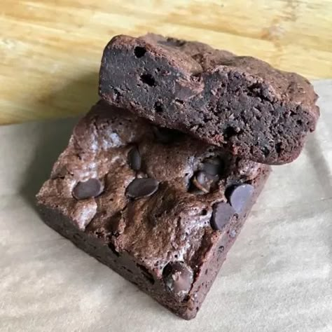 Tapioca Flour Recipes, Yogurt Brownies, Greek Yogurt Brownies, Melted Chocolate Chips, Gluten Free Fudge, No Flour Cookies, Unsweetened Cocoa Powder, Gluten Free Brownies, Tapioca Flour