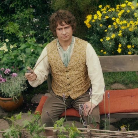 unfiltered | the hobbit: an unexpected journey (2012) Bilbo Baggins Fanart, The Hobbit Bilbo, Hobbit Bilbo, Hobbit Party, The Hobbit An Unexpected Journey, Lotr Cast, Sherlock Holmes Benedict, Hobbit An Unexpected Journey, Watson Sherlock