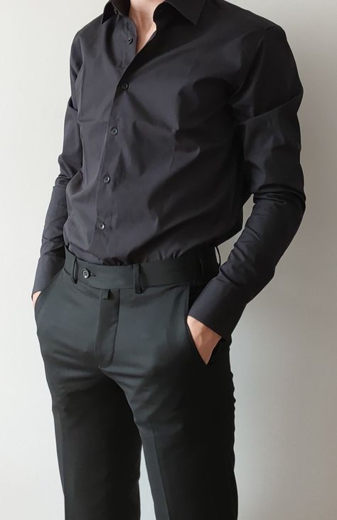 Formal Black Dress Outfit, All Black Suit, Black Outfit Men, Bakal Suami, Black Suit Men, Mens Casual Dress Outfits, Men Stylish Dress, Guys Clothing Styles, Black Dress Outfits