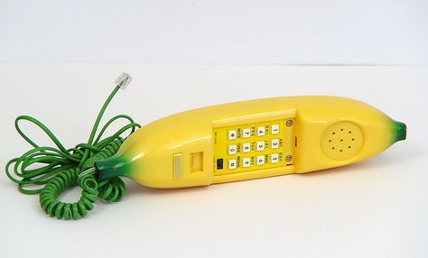 1980s banana-phone Banana Decor, Banana Phone, Telephone Retro, Call Me Maybe, Rotary Phone, Retro Phone, Vintage Phones, Vintage Telephone, Old Phone