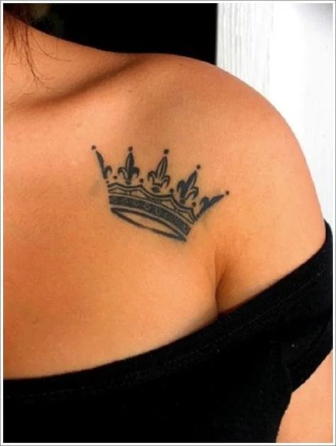 60+ Glorious Crown Tattoos You'll Need To See » EcstasyCoffee A Crown Tattoo, Crown Tattoos For Women, Crown Tattoos, Tattoos For Women Small Meaningful, Tattoo Son, Bone Tattoo, Crown Tattoo Design, Bone Tattoos, Quotes Celebrities