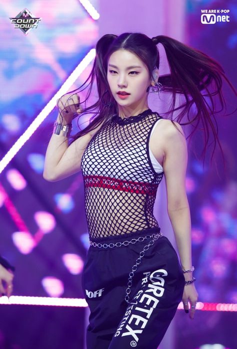 Fishnet Top, Itzy Yeji, Poses References, Kpop Outfits, Stage Outfits, Kpop Fashion, Kpop Girl Groups, New Girl, On Stage