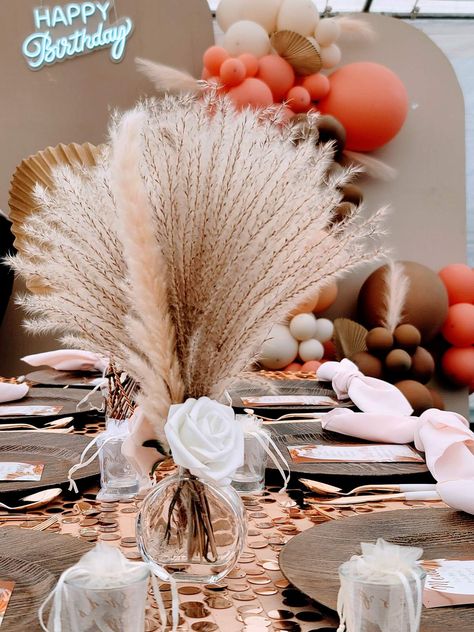 35th Boho Bday | CatchMyParty.com Rustic Birthday Party Ideas For Men, Girls 13th Birthday Ideas, Boho Birthday Party Decorations, Boho Chic Birthday Party, Graduation Themes, Royal Fiveness, Rustic Birthday Parties, Rose Gold Boho, Boho Chic Party