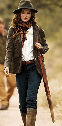 Tweed Bohemian Fall Fashion, English Country Fashion, Mode Tips, Walking Down The Street, English Country Style, Country Fashion Women, Estilo Country, Country Fashion, December 13