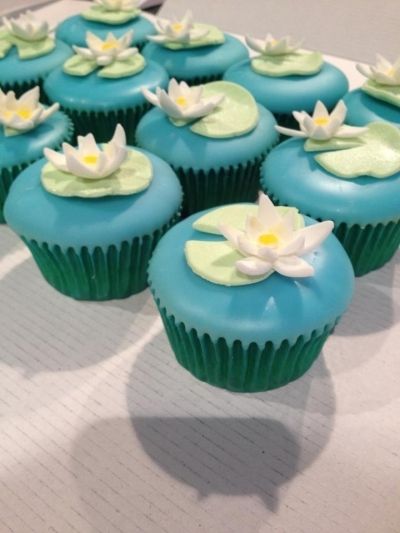 Lily Pad Cupcakes, Lily Themed Party, Lily Pad Cake, Croc Party, Shrek Wedding, Frog Cupcakes, Frog Birthday Party, Frog Party, Frog Birthday