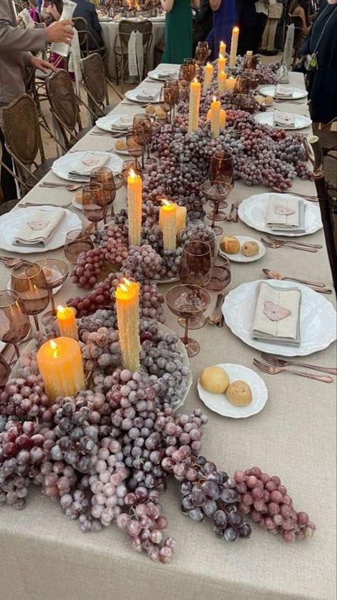 French Fall Wedding, Grape Table Decor, Grapes Table Decor, Grape Tablescape, Salad Serving Ideas, Fruit Wedding Centerpieces, Fruit Centerpieces Wedding, Fruit Tablescape, Vintage French Wedding