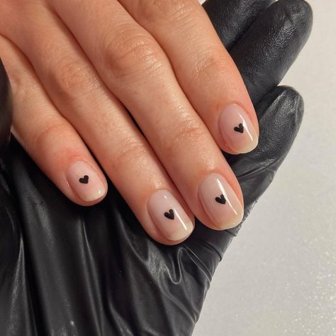 Alyx Lippiatt on Instagram: “More tiny black hearts 🤩🖤 ⠀⠀⠀⠀⠀⠀⠀⠀⠀ ⠀⠀⠀⠀⠀⠀⠀⠀⠀ ⠀⠀⠀⠀⠀⠀⠀⠀⠀ Nail prep with @officialnavyprotools ⠀⠀⠀ Creme base @biosculpturegelgb ⠀⠀⠀⠀⠀ Inspo…” Black Hearts Nail, Hearts Nail Art, Black And Nude Nails, Nude Manicure, Vday Nails, Heart Nail Designs, Moon Nails, Nude Nail Designs, Heart Nail Art