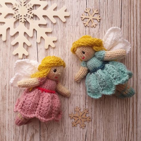 Knit Videos, Knitted Crafts, Christmas Knits, Christmas Knitting Projects, Knitted Christmas Decorations, Knitted Dolls Free, Knitted Projects, Christmas Knitting Patterns Free, Knitting Doll