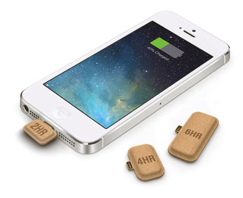 Revolutionary recycled cardboard mini batteries can charge your phone in a hurry via Inhabitat PD Gadgets Techniques, Gadget Tecnologici, Teknologi Gadget, Portable Phone Charger, Accessoires Iphone, Travel Gadgets, Cellular Phone, Gadgets And Gizmos, Main Game