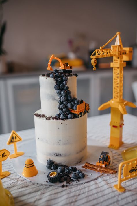 Construction Birthday Party Cakes, Construction Theme Cake, Construction Birthday Cake, Toddler Birthday Cakes, Truck Birthday Cakes, Boys First Birthday Cake, Construction Theme Birthday Party, 2nd Birthday Party For Boys, Construction Cake