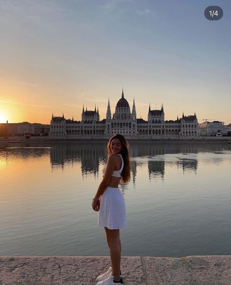 Austria Picture Ideas, Hungary Photo Ideas, Budapest Inspo Pics, Vienna Inspo Pics, Budapest Instagram Pictures, Budapest Photo Ideas Summer, Budapest Picture Ideas, Budapest Instagram Story, Budapest Outfit Summer