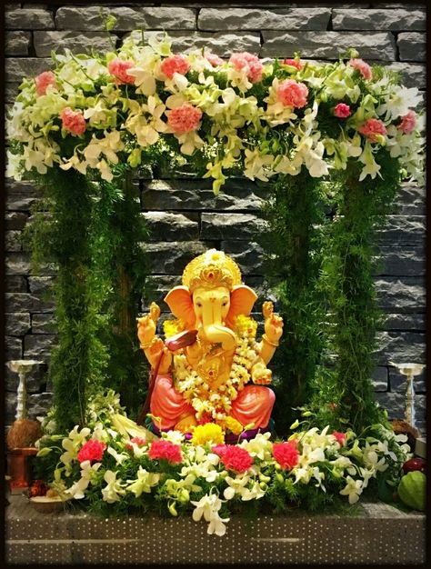 Ganpati decoration at home Jungle Theme Ganesh Decoration, Real Flowers Ganpati Decoration, Real Flower Decoration For Ganpati, Ganpati Flower Decoration At Home, Ganpati Flower Decoration, Ganpati Decoration At Home Background, Ganpati Bappa Decoration, Bappa Decoration, Ganesha Decoration