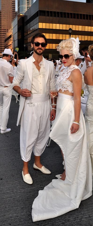 Love the attire! Dinner En Blanc Outfit Women, Dinner En Blanc Outfit, Party Dress For Men, White Party Dress, Clothing Inspiration, Outfit Women, White Party, White Outfits, Mens Clothing