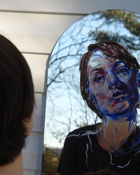 Mirror Self Portrait Painting, Acrylic Painting On Mirror, Artsy Self Portrait, Painting Of A Mirror, Creative Mirror Photography, Painted On Mirror, Mirror Self Portrait, Colorful Portrait Painting, Painting On Mirror