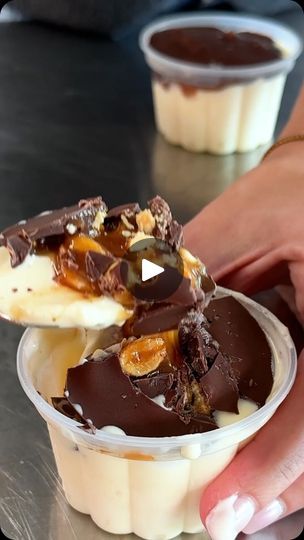 Ice Cream Sundae Ideas, Peanut Caramel, Holiday Party Foods, Ice Cream Pies, Chocolate Shells, Brain Food, Chocolate Caramels, Ice Cream Sundae, Chocolate Peanuts