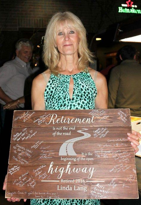 Retirement party guest sign in Retirement Wood Signs, Retirement Party Memory Ideas, Retiring Party Ideas, Retirement Painting Ideas, Retirement Signs Ideas Diy, Retirement Board Ideas, Retirement Signature Board, Office Retirement Party Decorations, Retirement Party Guest Book Ideas