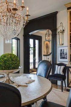 Living Room Doorway Ideas, Trim Around Arched Doorway, Black And White Formal Living Room, Dark Color Trim Interior, Black White Gold Interior Design, Over Doorway Decor, Doorway Moulding Ideas, Black Moulding Trim Interior Design, Old Farmhouse Interior Living Room