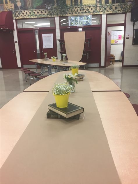 NJHS tables for sharing cake and congratulations after induction ceremony! Induction Ceremony Ideas, Njhs Induction Ceremony Ideas, Investiture Ceremony Decoration, Beta Club Induction Ceremony, College Commitment Signing Table, Nhs Induction Ceremony, Honors Society Induction, National Honor Society, Ceremony Candles