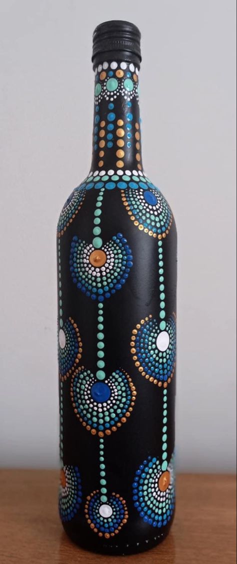 Abstract Art On Bottle, Mandala Bottle Painting Designs, Bottle Dot Art, Dot Mandala Bottle Art, Dot Mandala Art On Bottle, Dot Art On Bottles, Dot Painting On Bottles, Bottle Dot Painting, Mandala Art Bottle