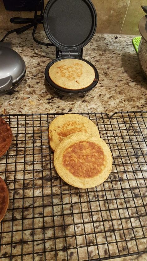 Dash Mini Maker Griddle | health.Gita.me Dash Mini Griddle Cookie Recipe, Mini Pancake Maker, Vsg Recipes, Dash Recipe, Burger Maker, Freeze Pancakes, Waffle Iron Recipes, Waffle Maker Recipes, Pancake Maker