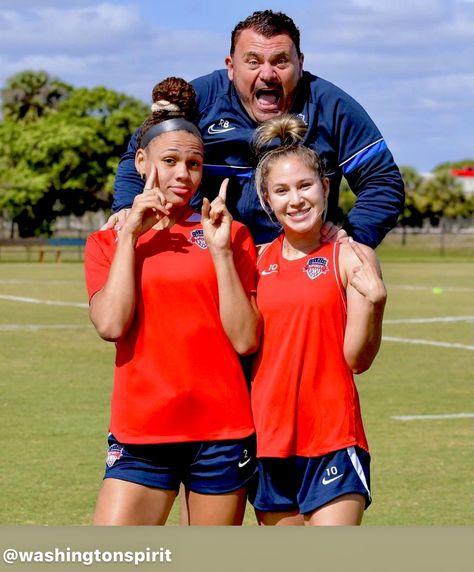 Ashley Sanchez, Soccer Team Photos, Washington Spirit, Trinity Rodman, Play Soccer, Team Photos, Soccer Team, Washington, Soccer