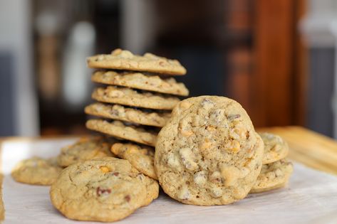 Sourdough Chocolate Chip Cookies with Butterscotch Chips & Toasted Pecans Cookies With Butterscotch Chips, Sourdough Chocolate Chip Cookies, Sourdough Cookies, Butterscotch Chip Cookies, Butterscotch Cookies, Sourdough Discard, Butterscotch Chips, Cookie Tray, Sourdough Recipes