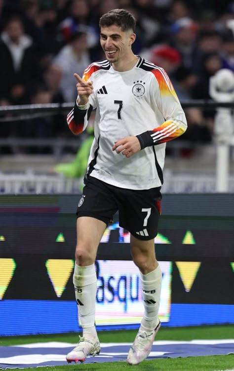 Havertz Arsenal, Kai Havertz Germany, Havertz Germany, Germany National Football Team, Goat Messi, Soccer Men, Kai Havertz, كريستيانو رونالدو, Football Pictures