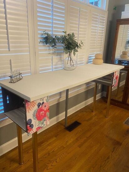 Years ago, I used wood crates to make a standing craft table from an IKEA LINNMON Desk. It worked well but over time, I wanted something new and fresh. Well, here it is and I am so stinking excited. I absolutely loved how this turned out. You can use it as either a standing desk or a standing craft table. It could even be an awesome buffet bar. I hope you enjoy this IKEA Hack idea. I tell you, the table top and the legs were in such rough shape... it is truly amazing what a little pain… Ikea Countertop, Ikea Linnmon Desk, Linnmon Desk, Ikea Linnmon, Buffet Bar, Diy Breakfast, Ikea Desk, Ikea Hack Ideas, Ikea Furniture Hacks