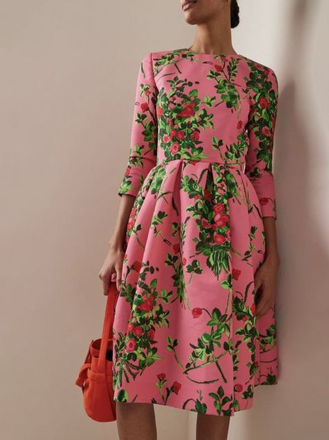 Dress Name, Three Quarter Sleeve Dresses, Derby Dress, Long Sleeve Print Dress, Tea Rose, Urban Dresses, Pink Floral Dress, Crewneck Dress, Ruched Dress