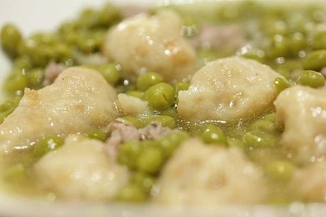 Grandma Gardner's Peas and Dumplings Recipe — Sunday in South Carolina Mash Peas Recipe, Peas And Dumplings, Sour Cream Mashed Potatoes, Bread Dumplings, Potato Dumplings, Dumplings For Soup, Dumplings Recipe, Pea Recipes, Dumpling Recipe