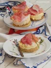 ...ti cucino così...: CHEESECAKE MELONE E PROSCIUTTO Pizza Mushrooms, Cook Mushrooms, Savory Cheesecake, Italian Wines, Lowest Carb Bread Recipe, Italian Recipes Traditional, Sweet Buns, Salty Foods, Finger Food Appetizers