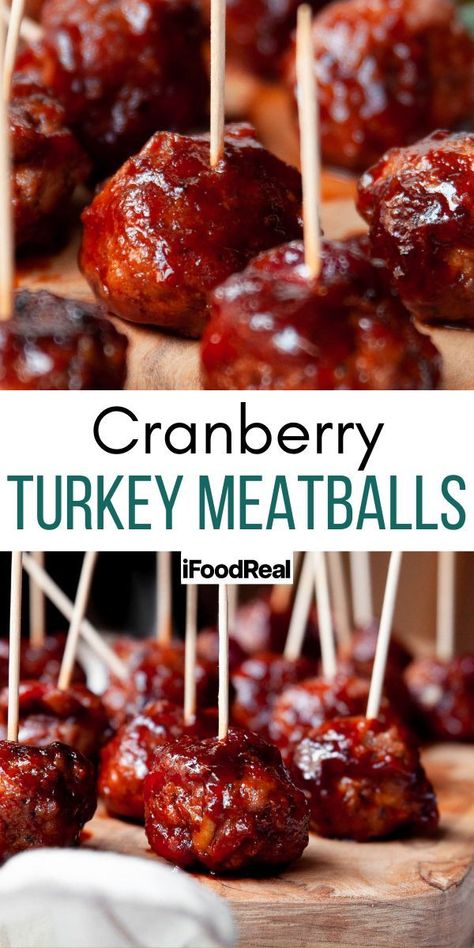 Cranberry Turkey Meatballs Holiday Meatballs, Cranberry Appetizer, Xmas Appetizers, Friendsgiving Appetizers, Christmas Meat, Turkey Appetizers, Juicy Meatballs, Cranberry Meatballs, Christmas Main Dishes